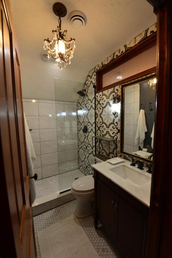 The Walnut Grove Bnb Harrow Bagian luar foto