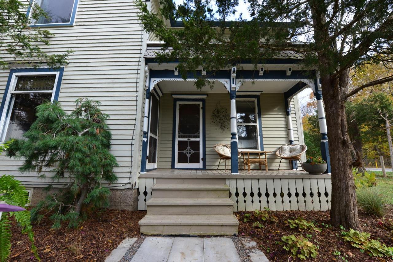 The Walnut Grove Bnb Harrow Bagian luar foto