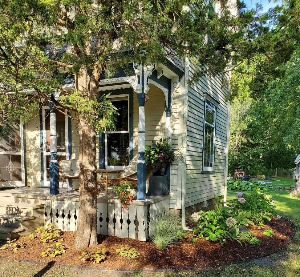 The Walnut Grove Bnb Harrow Bagian luar foto